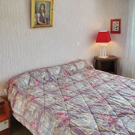 Appartement Idyllic In With 2 Bedrooms, Garden And Terrace 150m *